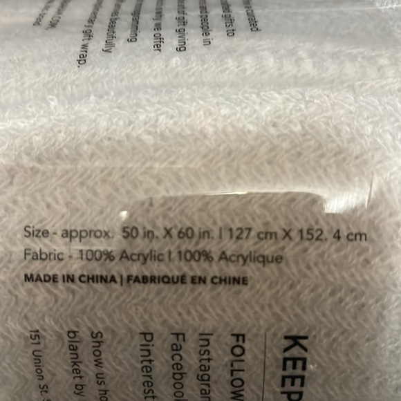 Mark & Graham throw blanket - Picture 6 of 6